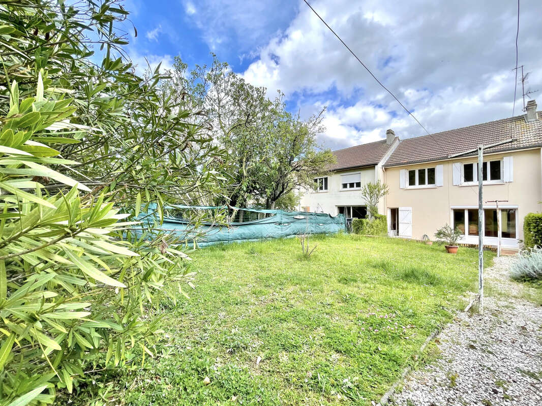 Maison à HEROUVILLE-SAINT-CLAIR