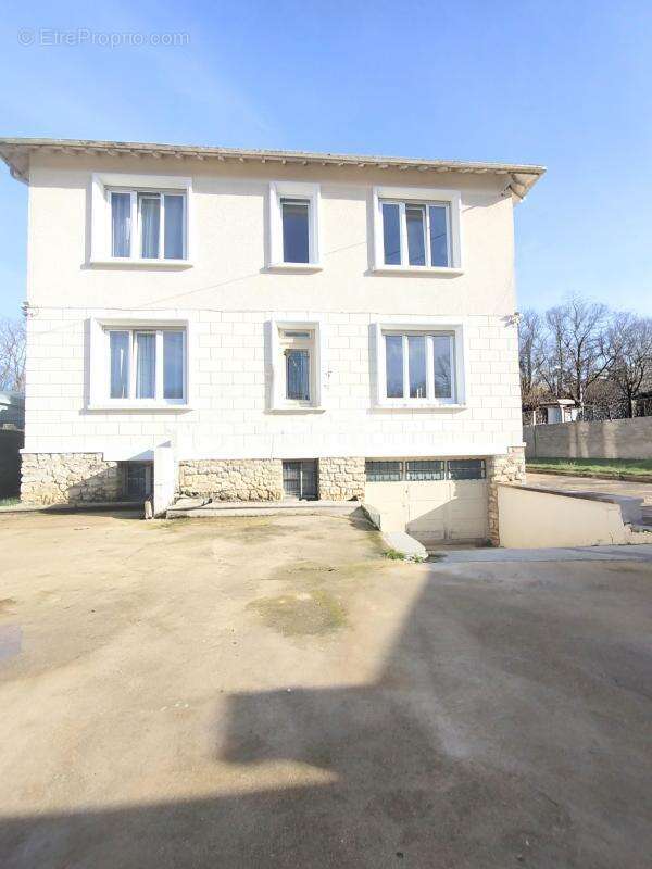 Maison à DAMMARIE-LES-LYS