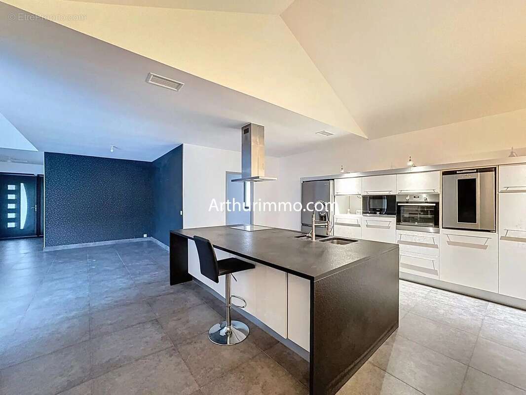 Maison à VIGNEUX-SUR-SEINE