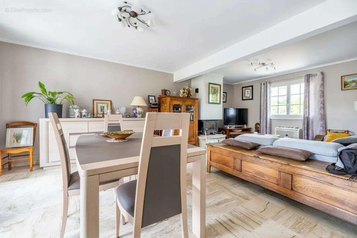 Maison de 5 pièces de 130 m² à Breux-Jouy - photo 4
