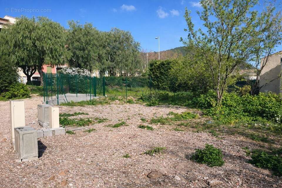 Terrain à LA FARLEDE