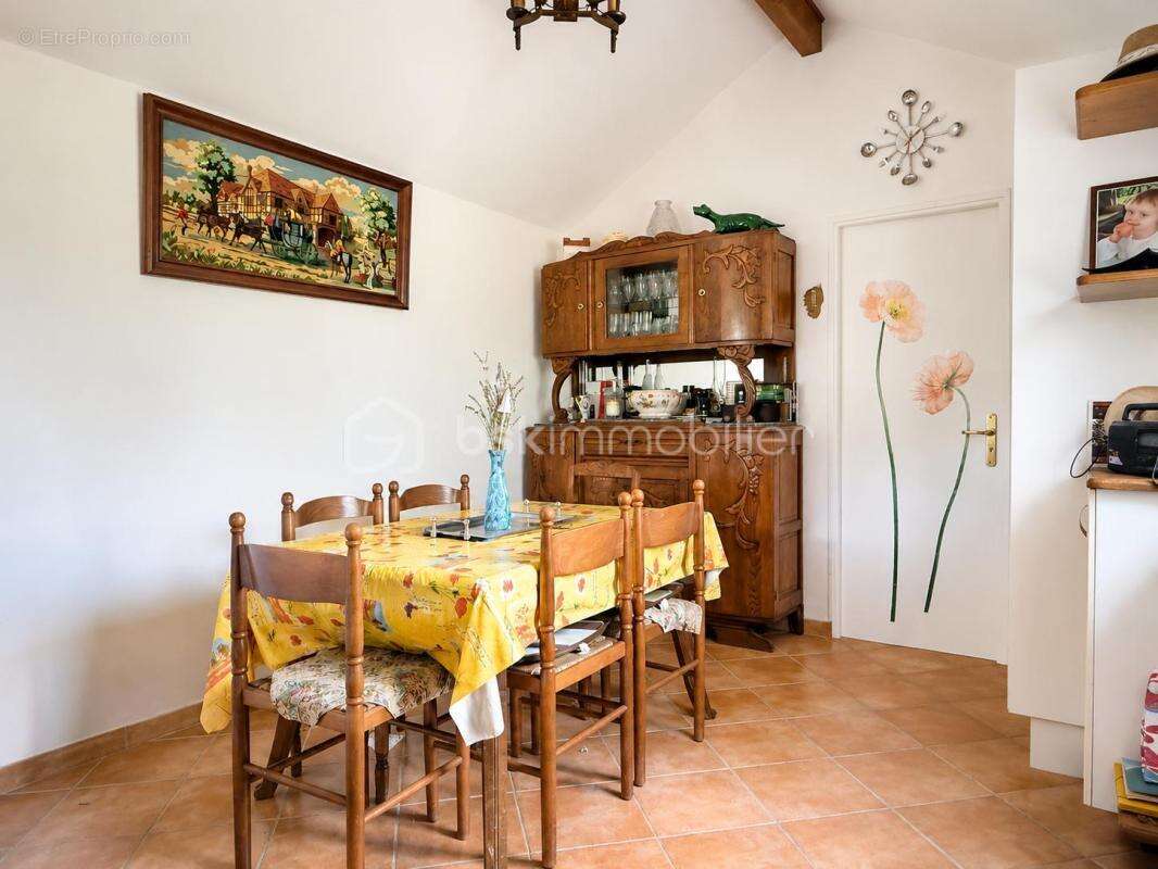 Maison avec véranda sur terrain constructible de 1216m2 - photo 9