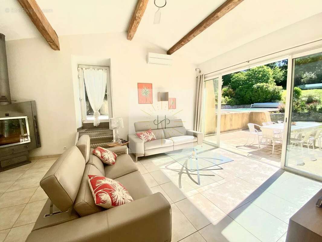 Maison à LA COUCOURDE