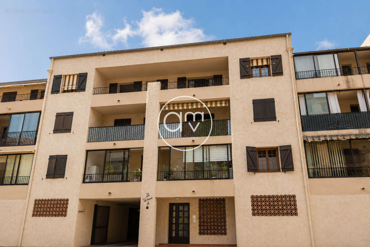 Hyeres gare - appartement t3 duplex 80m2 - dernier etage - stationnement - photo 18