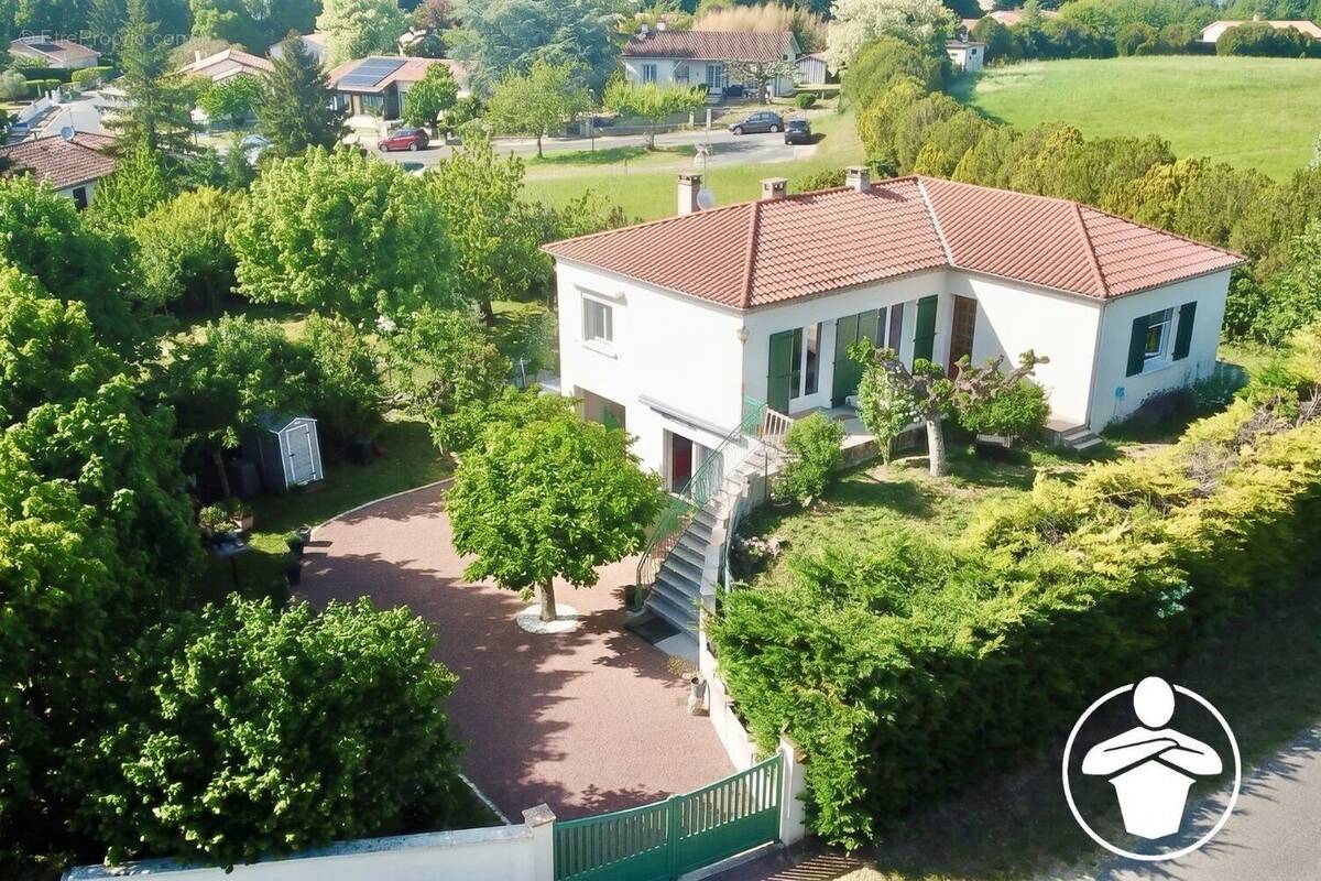 Maison à CANCON