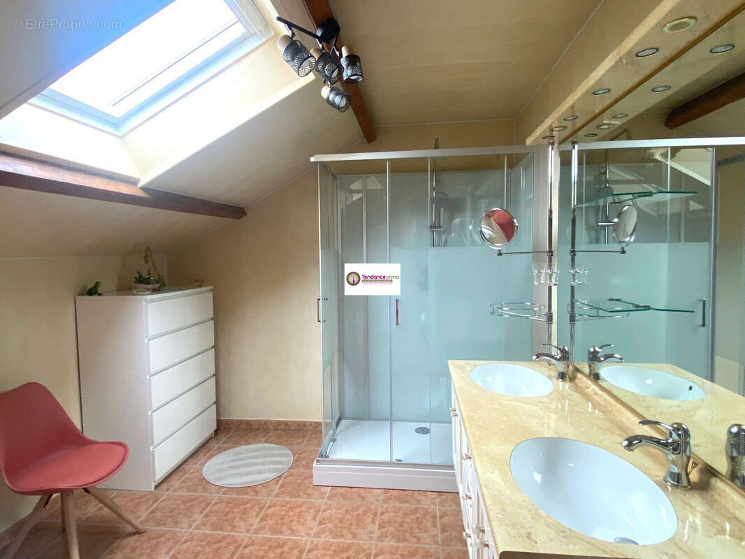 Maison à LE MELE-SUR-SARTHE