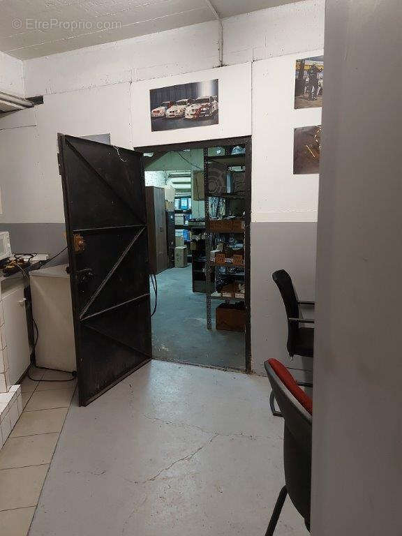 Commerce à PARIS-11E