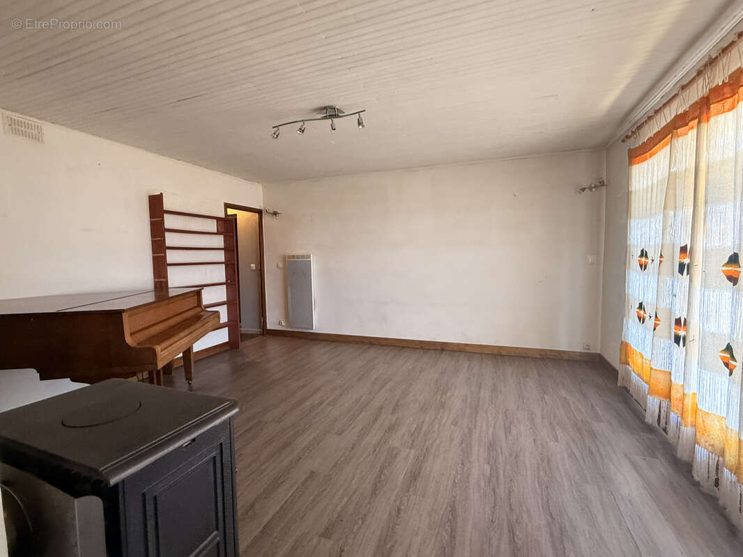 Maison de village en pierre avec vue panoramique sur la vallée - photo 8