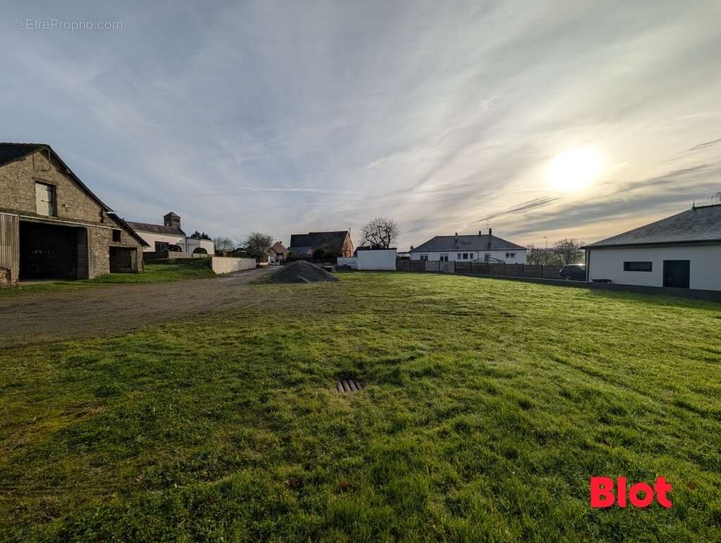 Terrain à SAULNIERES