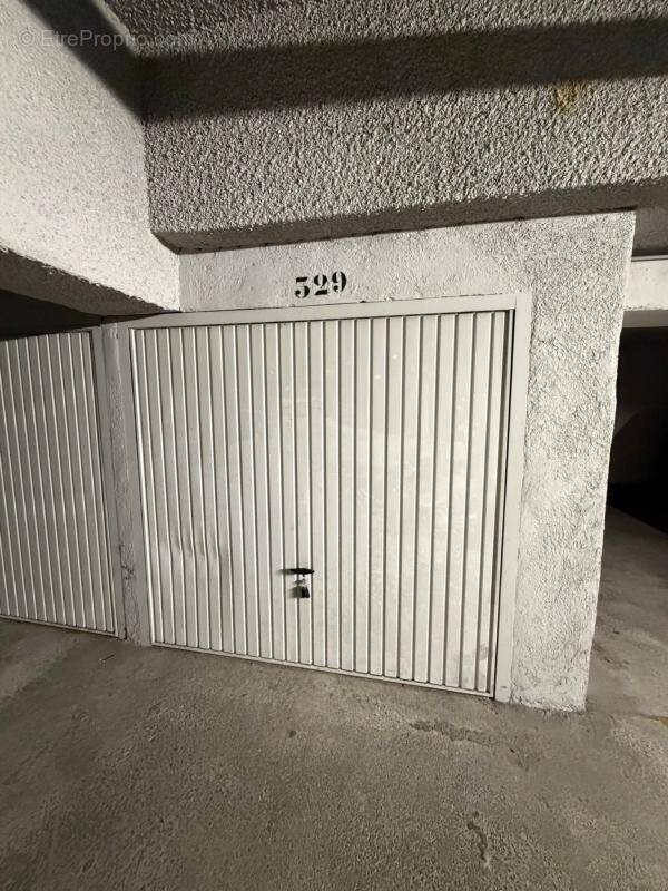 Parking à LE CANNET