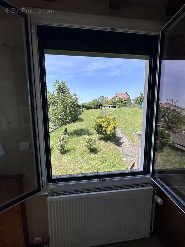 Maison avec jardin et possibilité d'acquisition d'un terrain constructible supplémentaire - photo 3