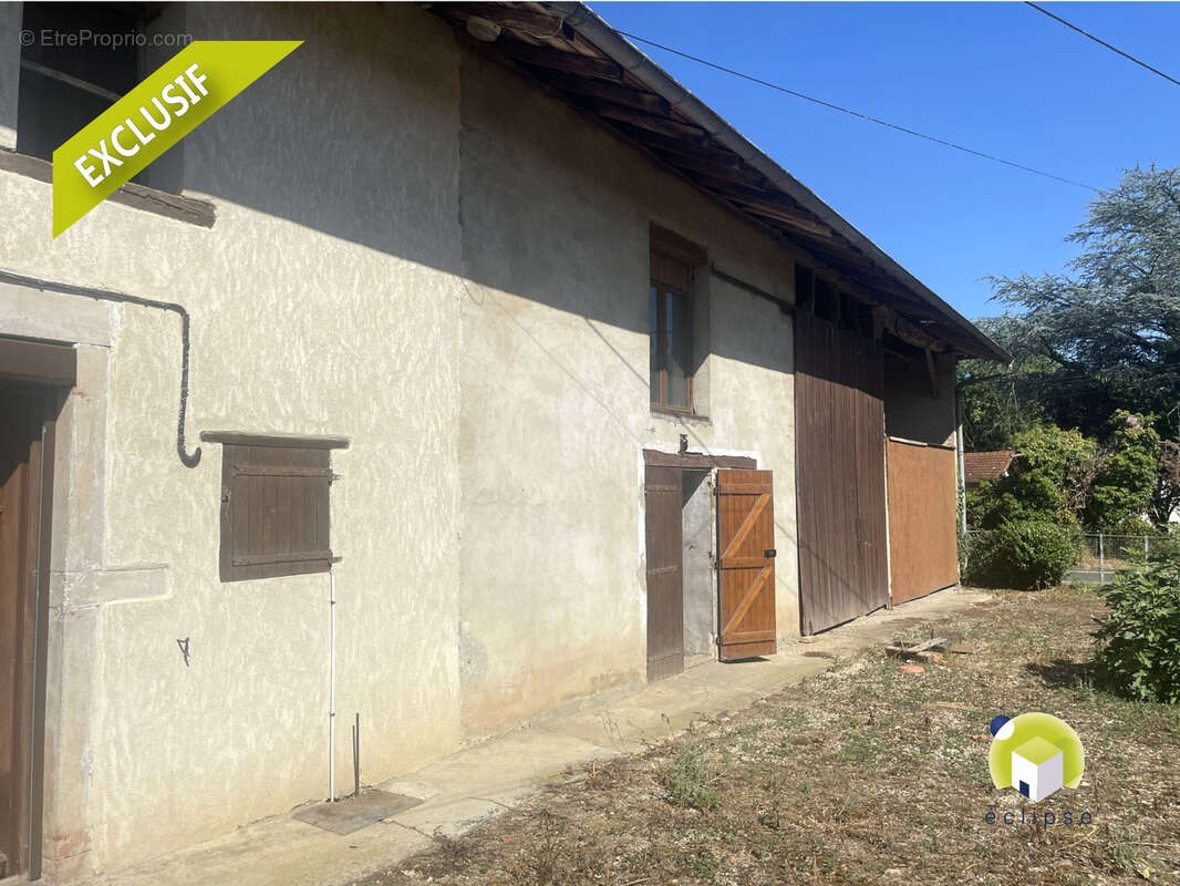 Attignat - Ferme mitoyenne 90m2 hab. + terrain + Nombreuses dépendances - photo 11