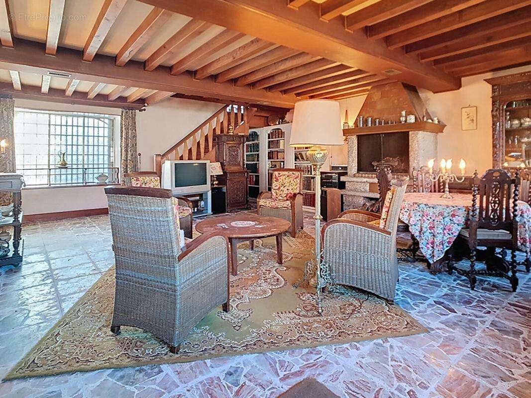 Maison à LA ROCHE-EN-BRENIL