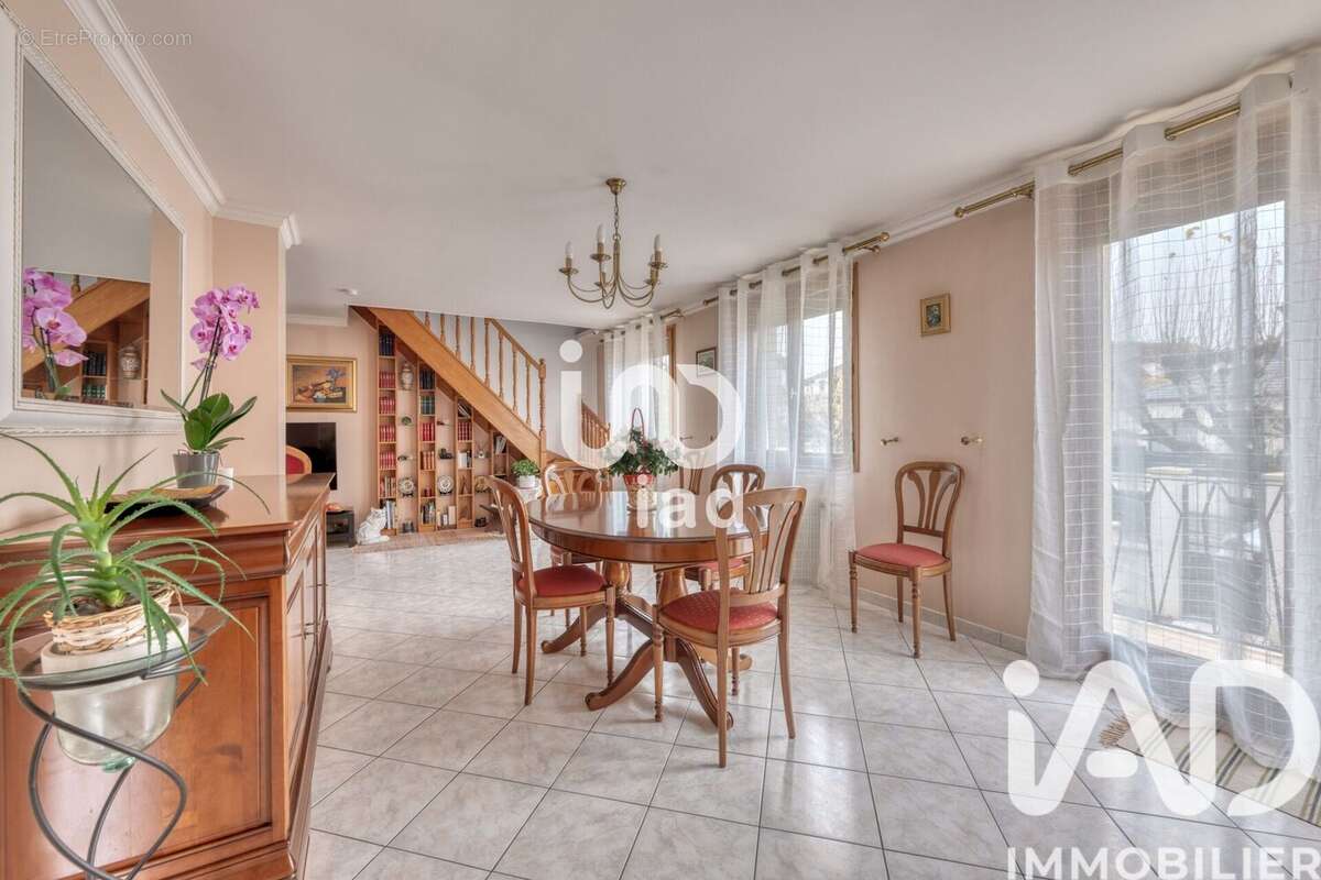 Photo 2 - Maison à LE PLESSIS-TREVISE