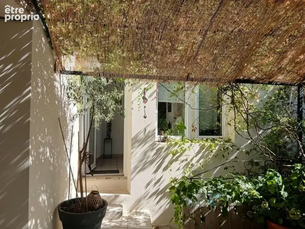 Maison de village entièrement rénovée de 185 m2 avec patio terrasse et cour intérieure - photo 2