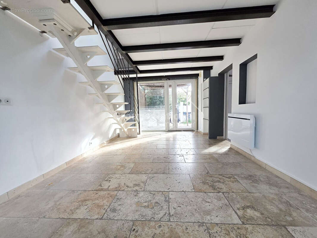 Maison à SAINT-MARTIN-DE-CRAU