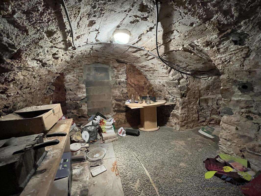 Maison à LA JONCHERE-SAINT-MAURICE