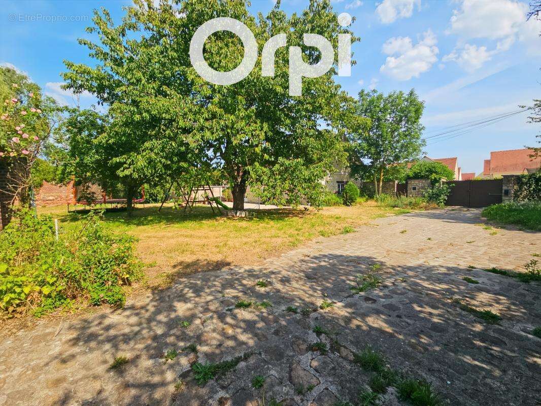 LONGERE ANCIENNE - 3/4 Chambres - Terrain 1100 m² - Double garage - photo 15
