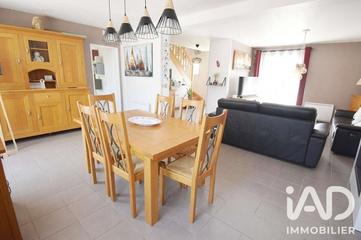 Maison 160 m² à Guignes  - photo 4