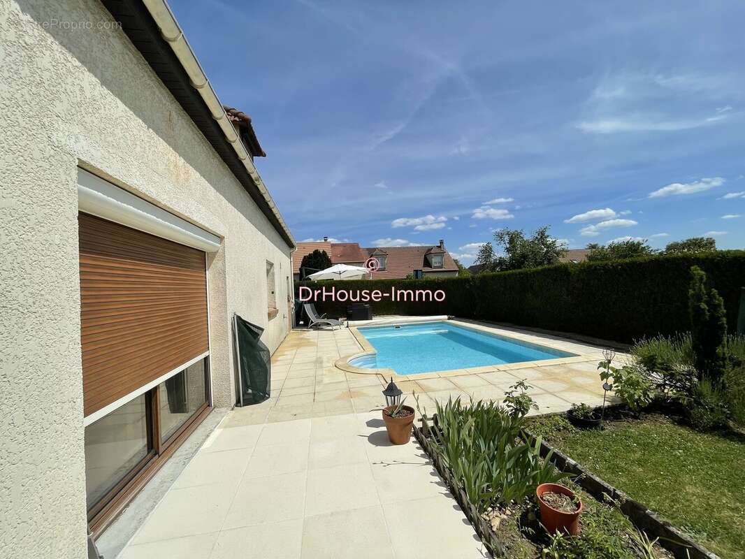 Maison à MONTEVRAIN