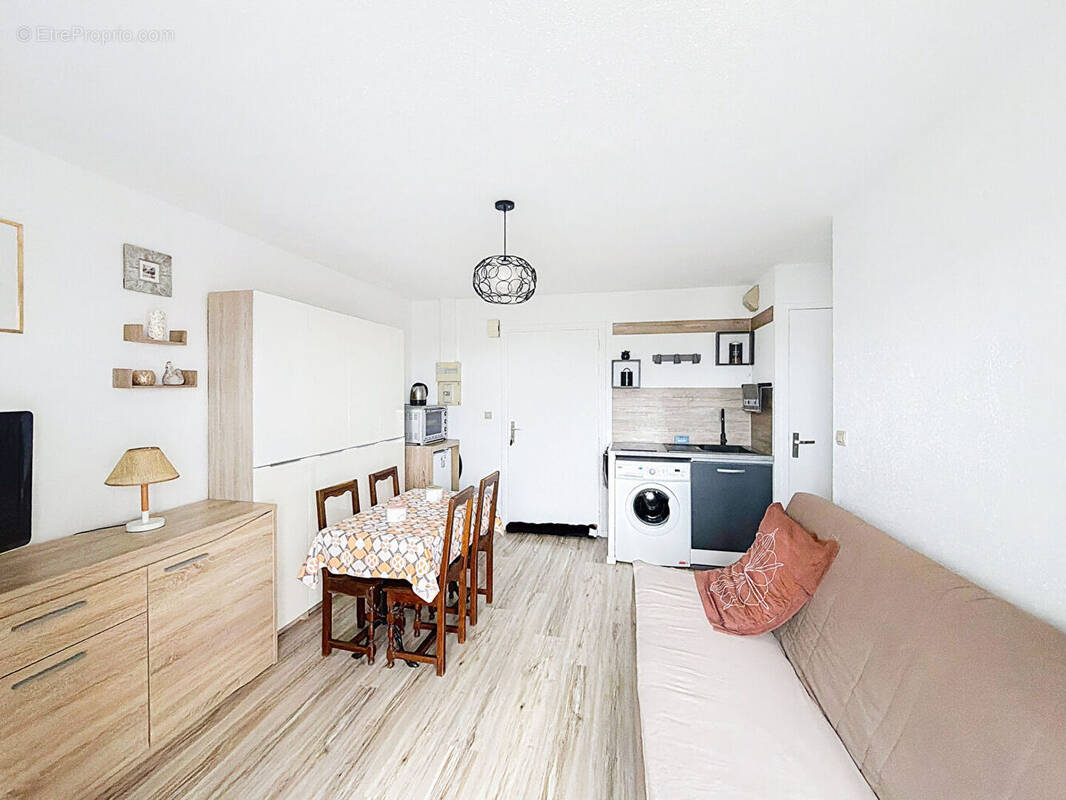 Appartement à VARAVILLE