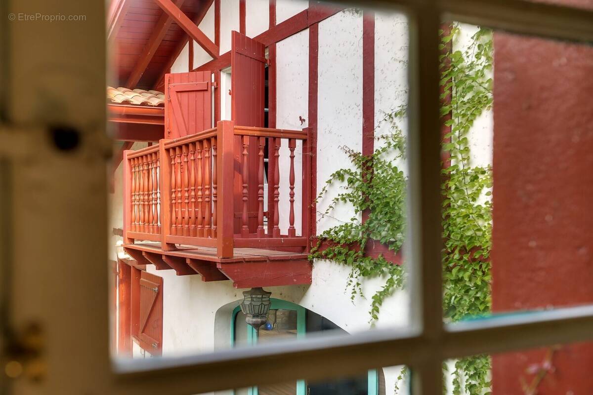Maison 261 m² à Villefranque  - photo 1