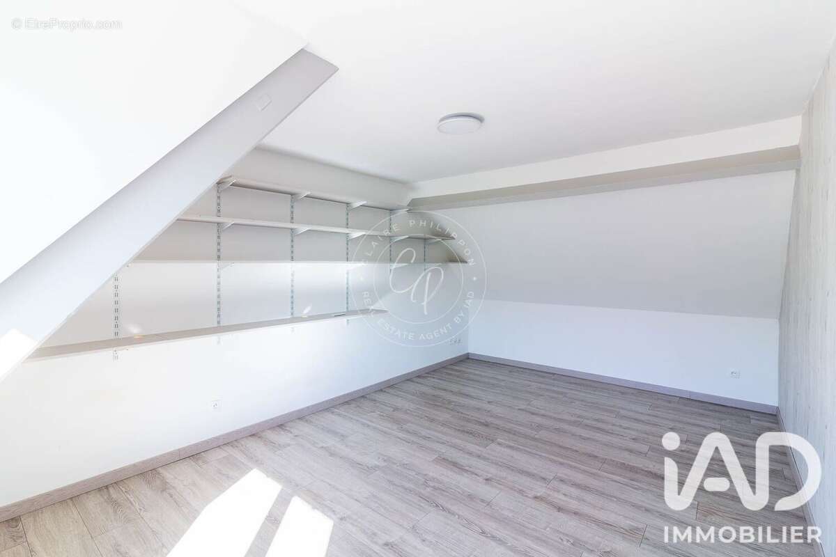 Maison 101 m² à Richebourg  - photo 7