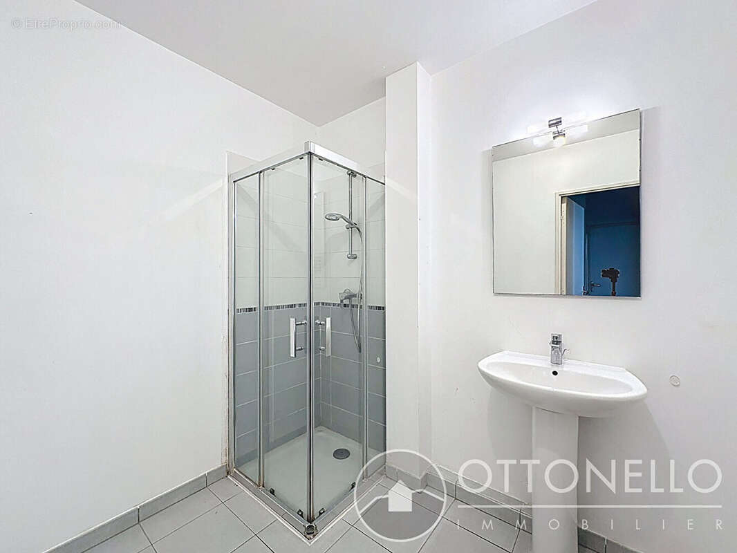 Appartement à ROQUEBRUNE-SUR-ARGENS