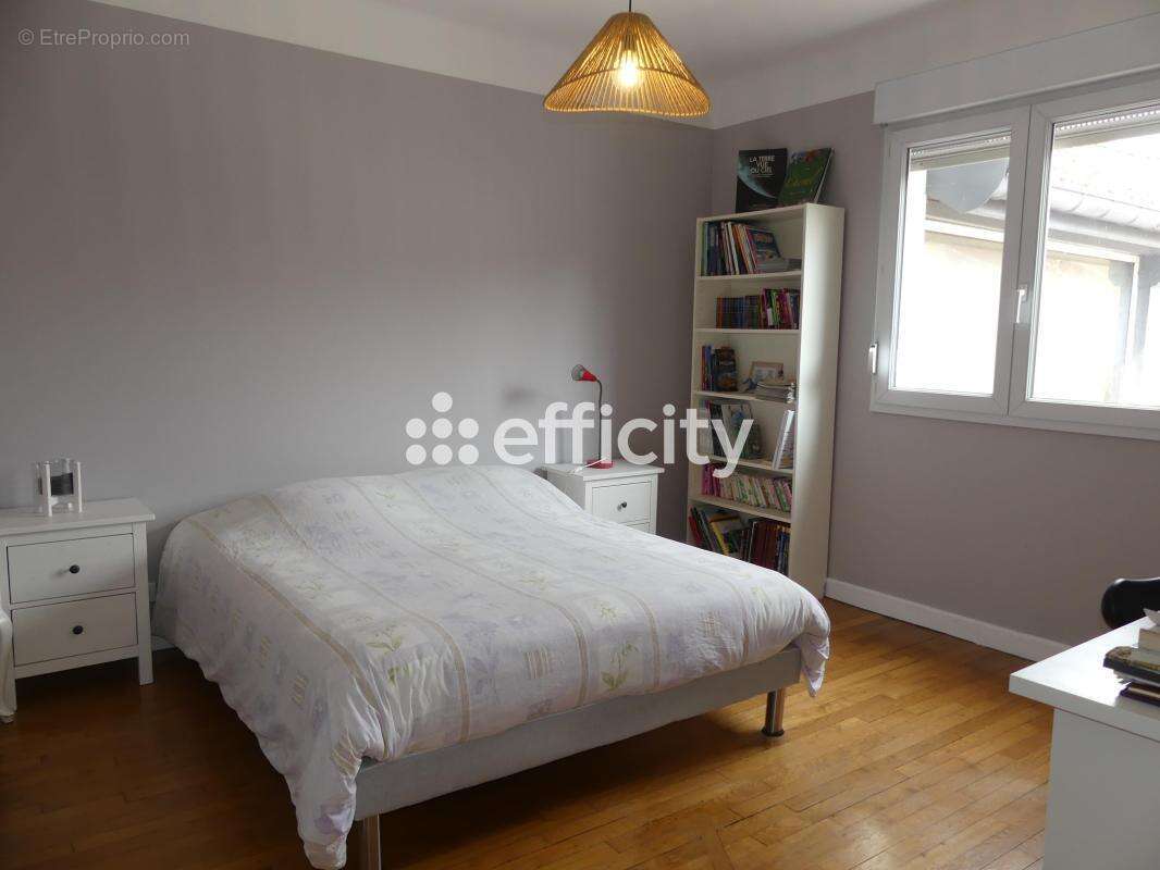 Maison 370 m² à Vitry-Le-Francois  - photo 9