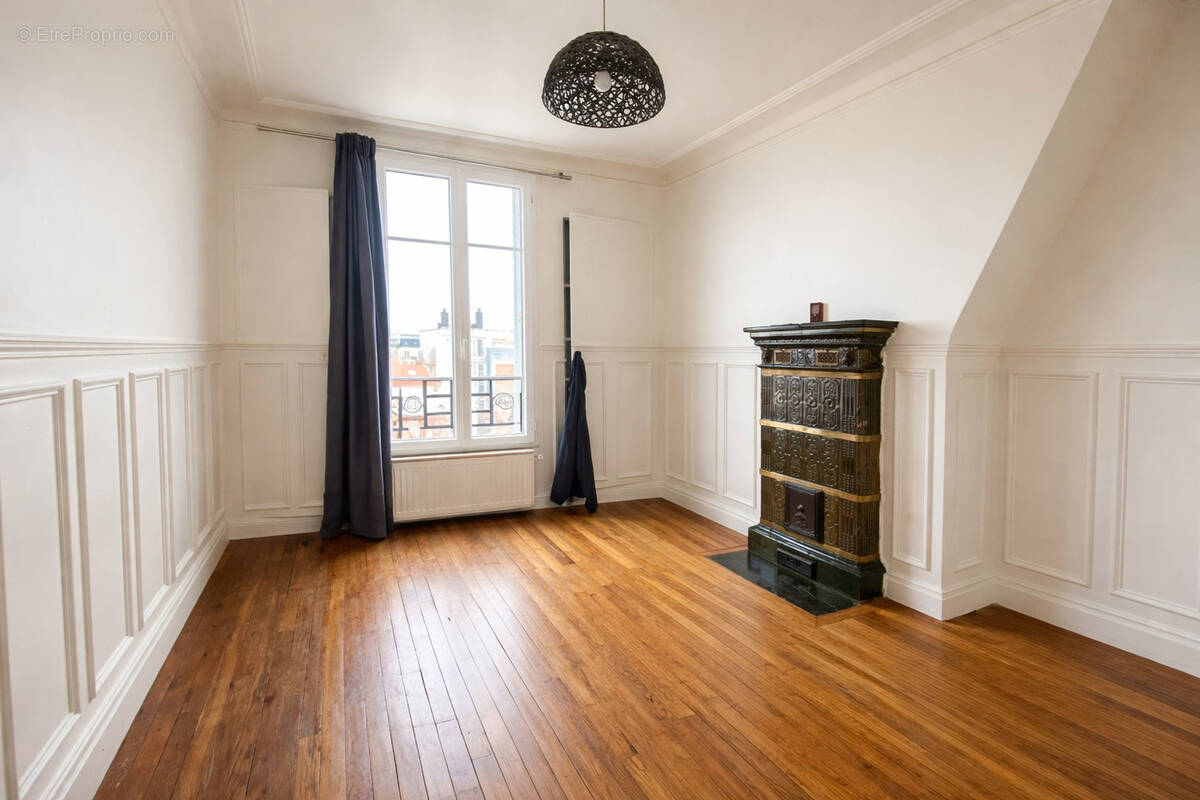 Appartement à PARIS-14E