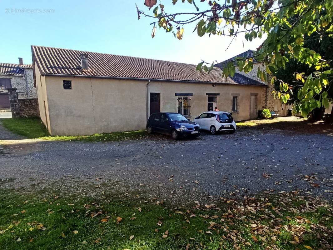 Commerce à SEREILHAC