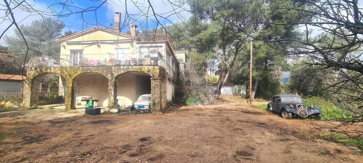 Maison à CUGES-LES-PINS