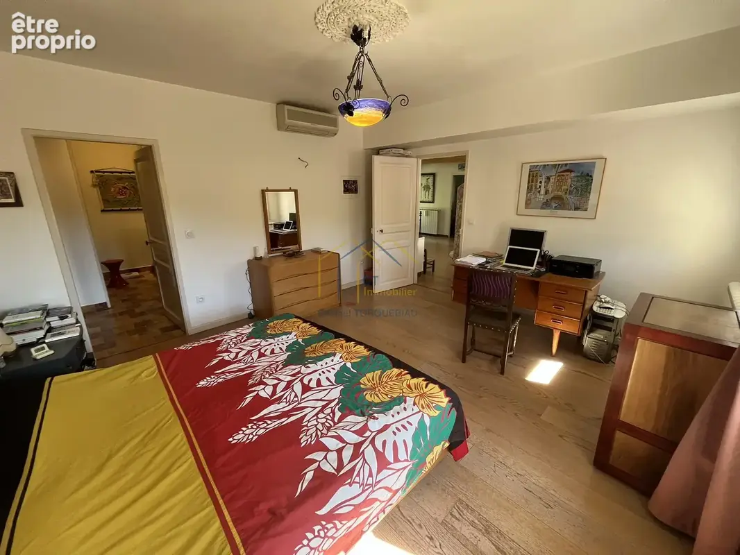 Maison de type vigneronne de 205m2 avec jardin et piscine - photo 12