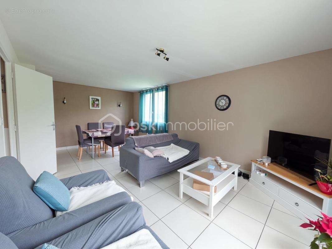 Maison à VIC-FEZENSAC