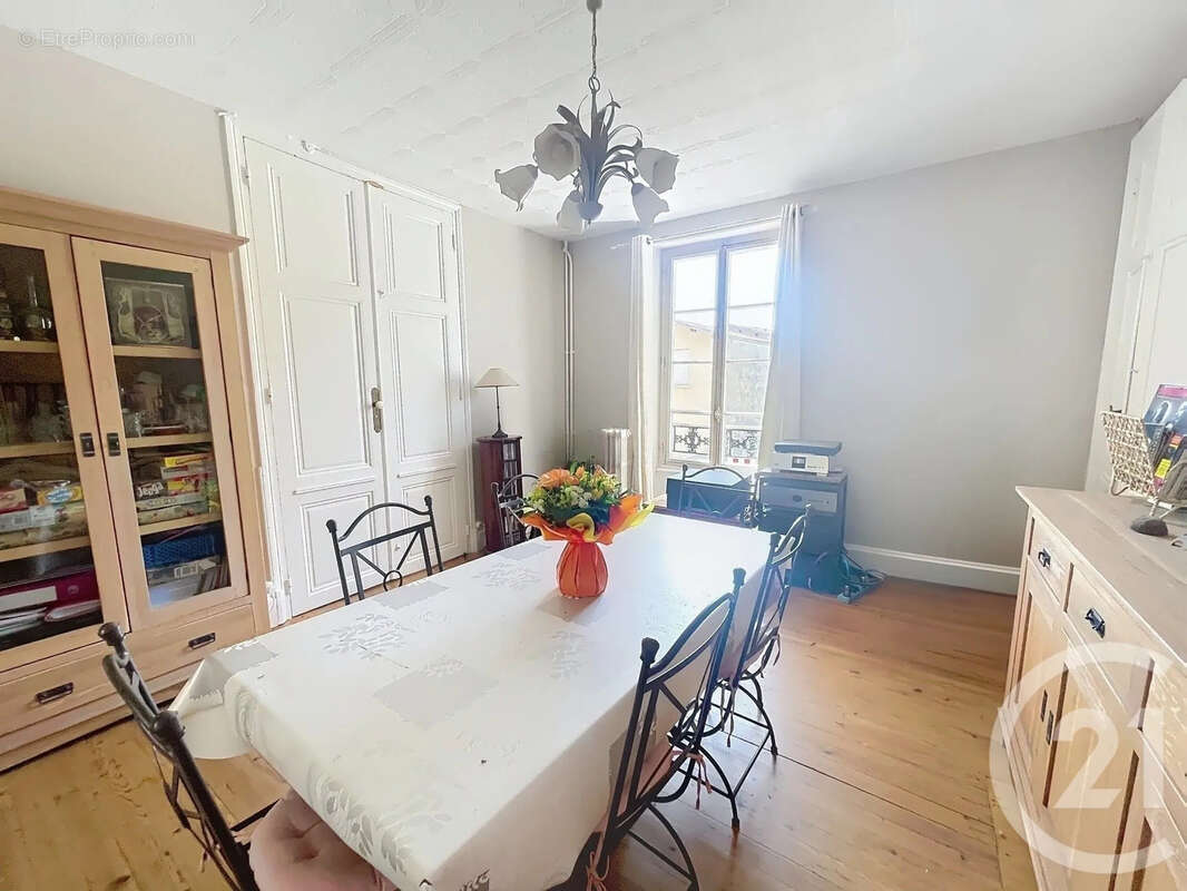 Maison 129 m² à Montignac-Charente  - photo 4