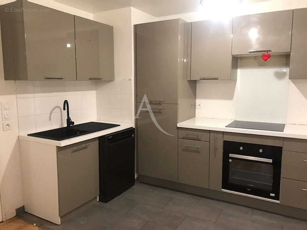 Appartement à COMBS-LA-VILLE