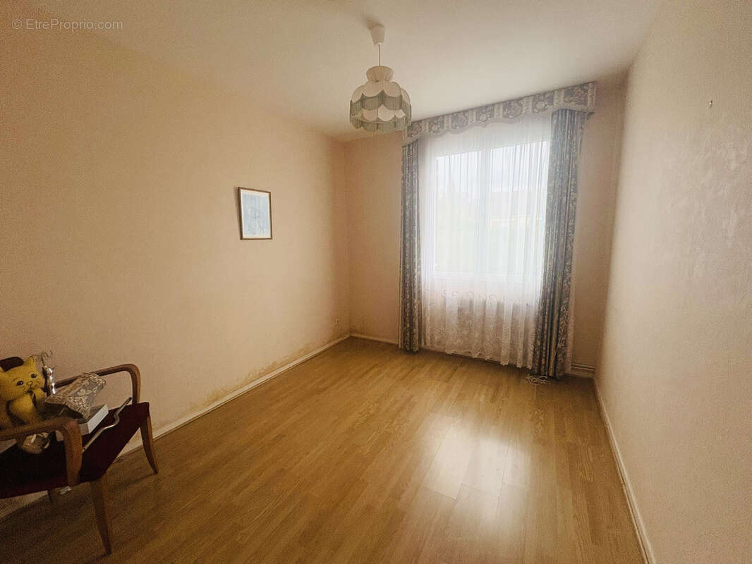 Maison à VILLENEUVE-LA-GUYARD