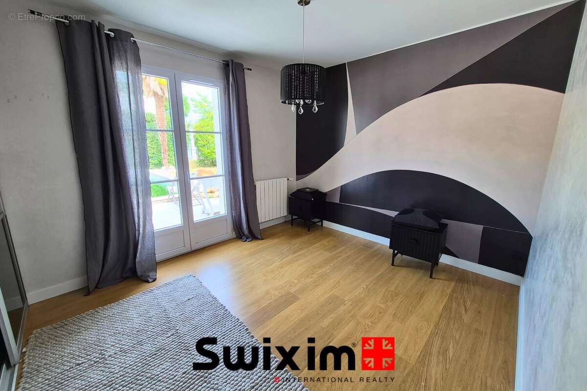 Propriété de 7 piéces avec un appartement de type T3. - photo 7