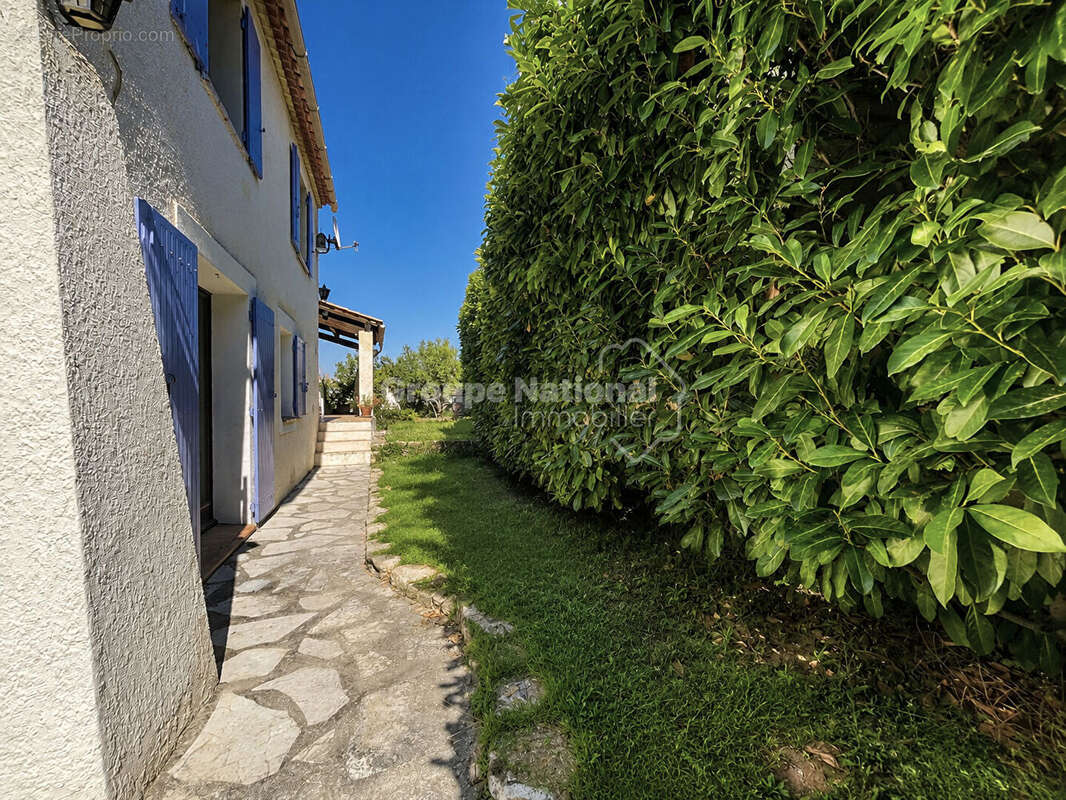 Maison 4 pièces à vendre à Saint Chamas - 138 m² sur terrain de 600 m² - photo 11