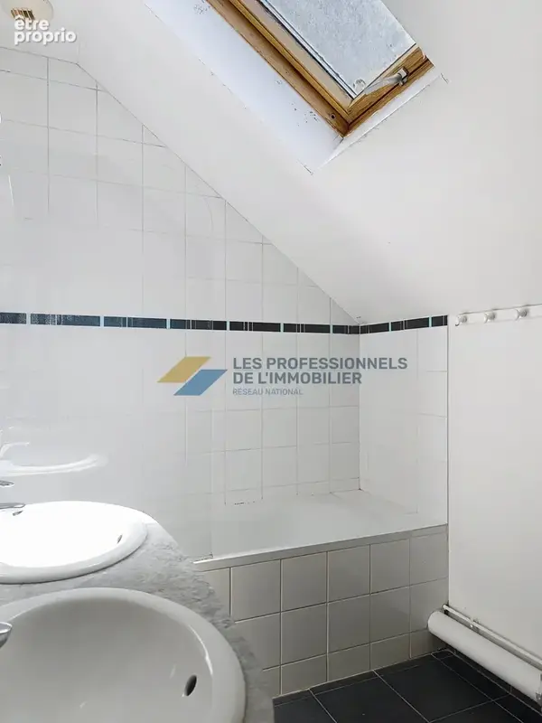Vente d'un immeuble de rapport situé au centre bourg de Nivillac. - photo 10