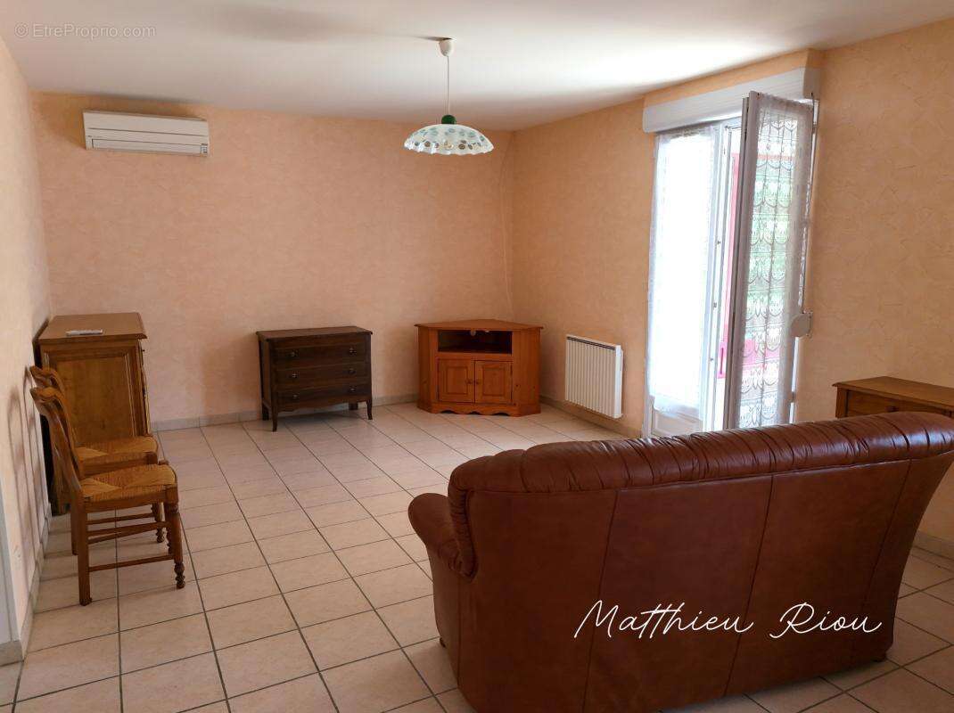 Maison 89 m² à Saint-Agnant-De-Versillat  - photo 3
