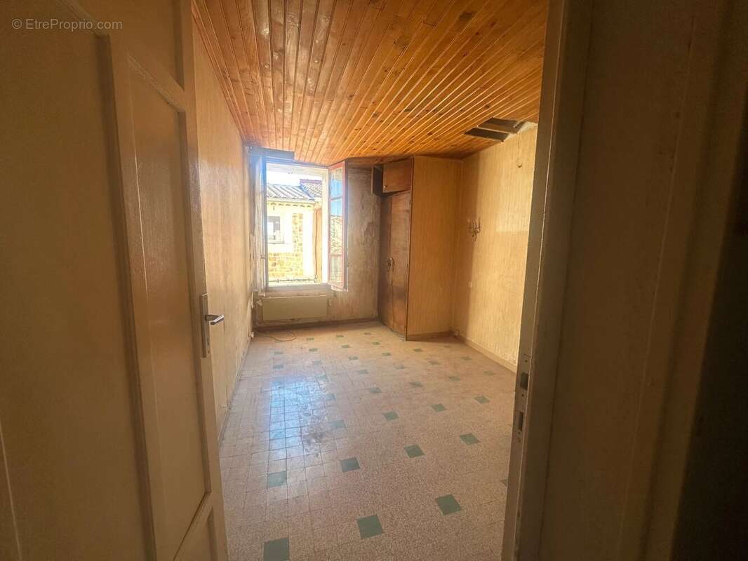 Appartement 79 m2 a renover - photo 3
