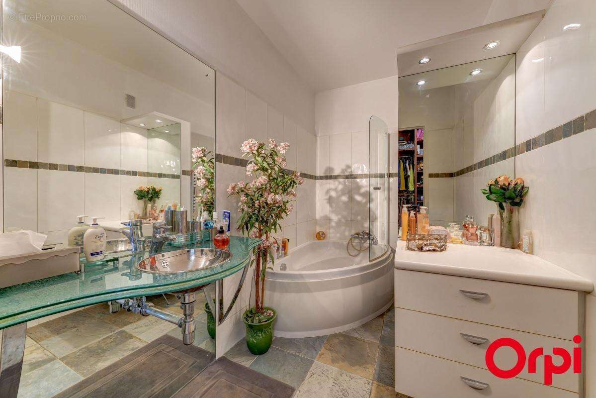 Appartement à CALUIRE-ET-CUIRE