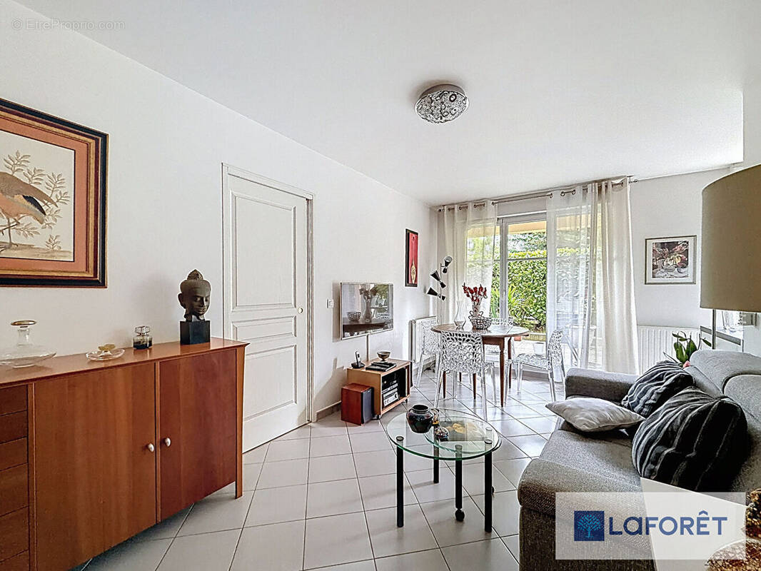Appartement à LE PLESSIS-TREVISE