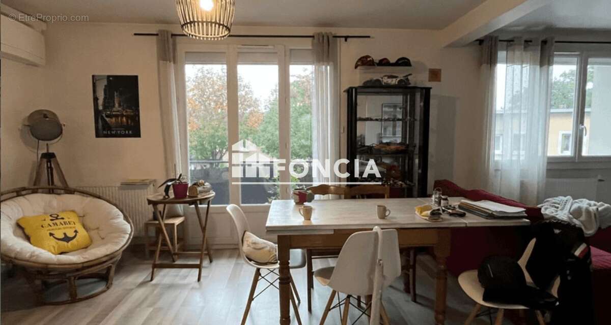 Grand charran- t3- balcon - photo 2