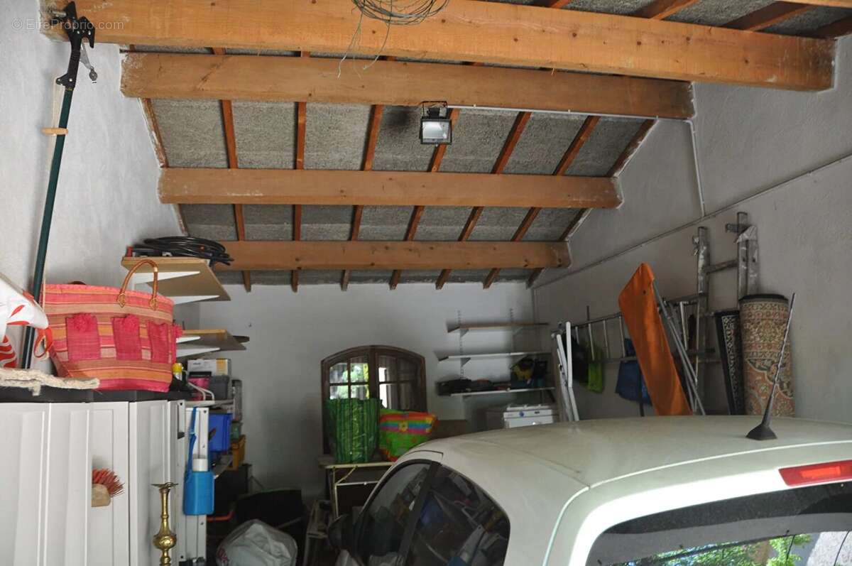 Maison à SAINT-CYR-SUR-MER