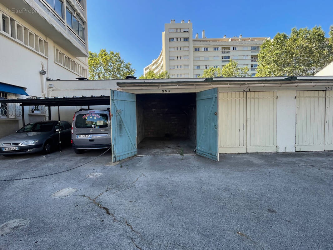 Parking à TOULON