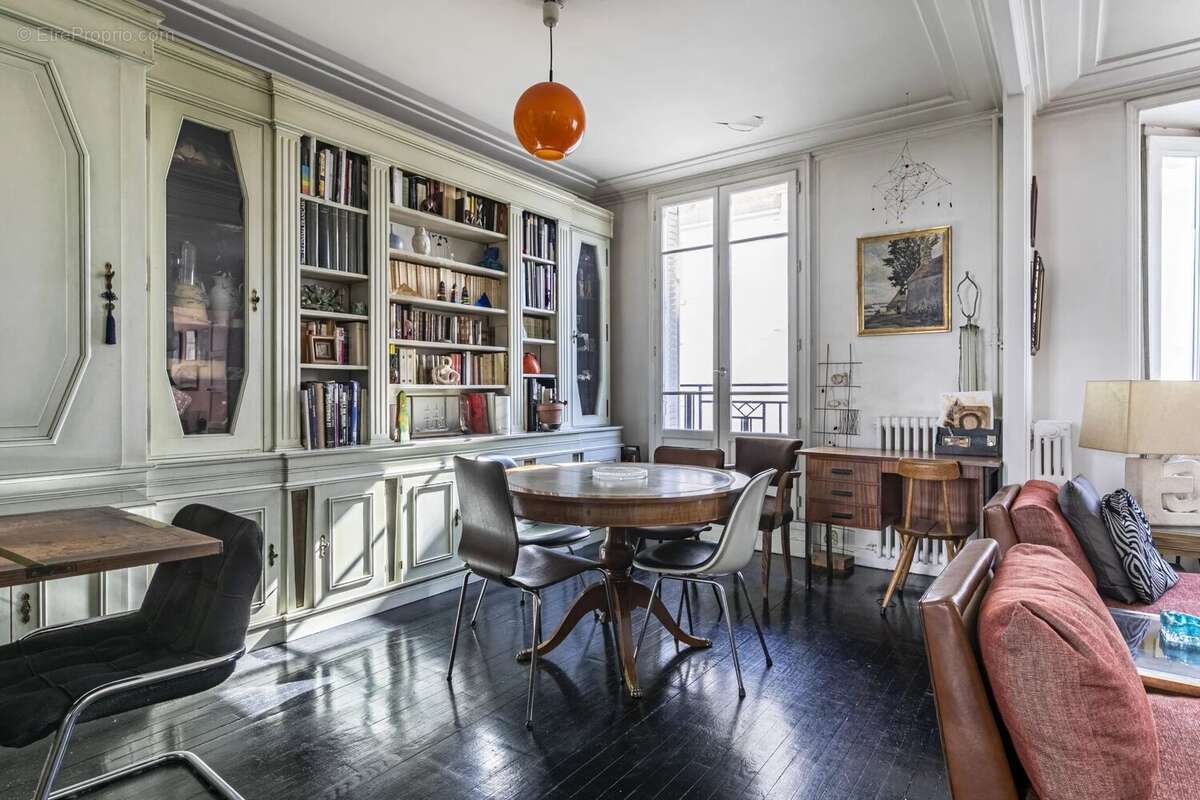 Appartement à PARIS-17E