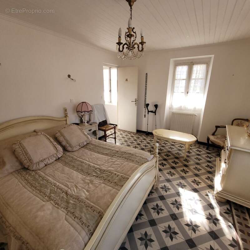 Maison à SAINT-MARTIN-DE-VALGALGUES