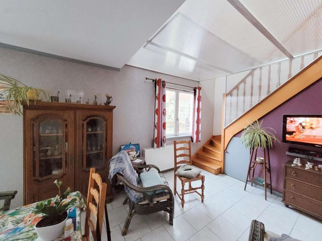 Maison à AVESNELLES